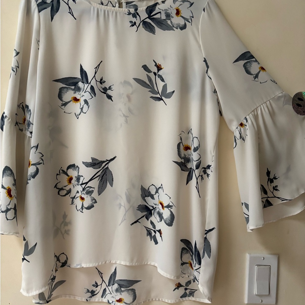 Floral Print Bell Sleeve Top